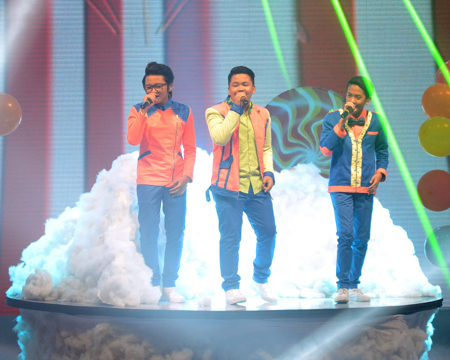 CJR, penggemar gadget @Foto: KapanLagi.com®