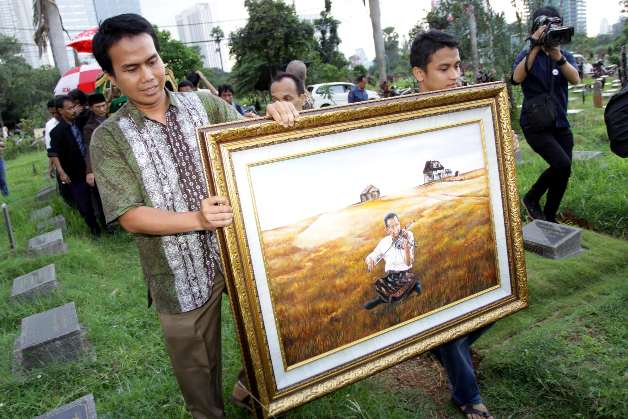 Proses pemakaman Idris Sardi ©KapanLagi.com/muhammadrasyad