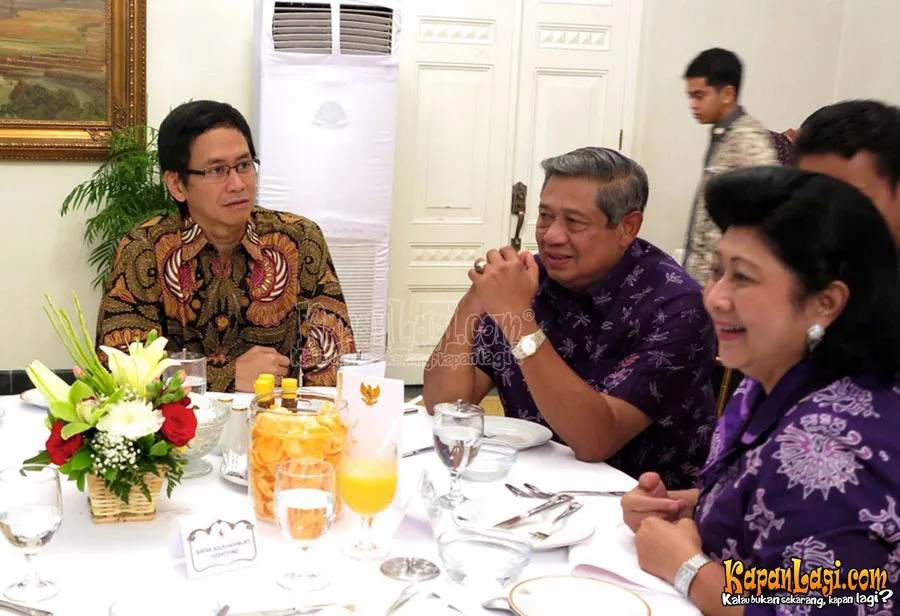 Addie MS bersama SBY yang kala itu masih menjabat presiden @ KapanLagi.com®