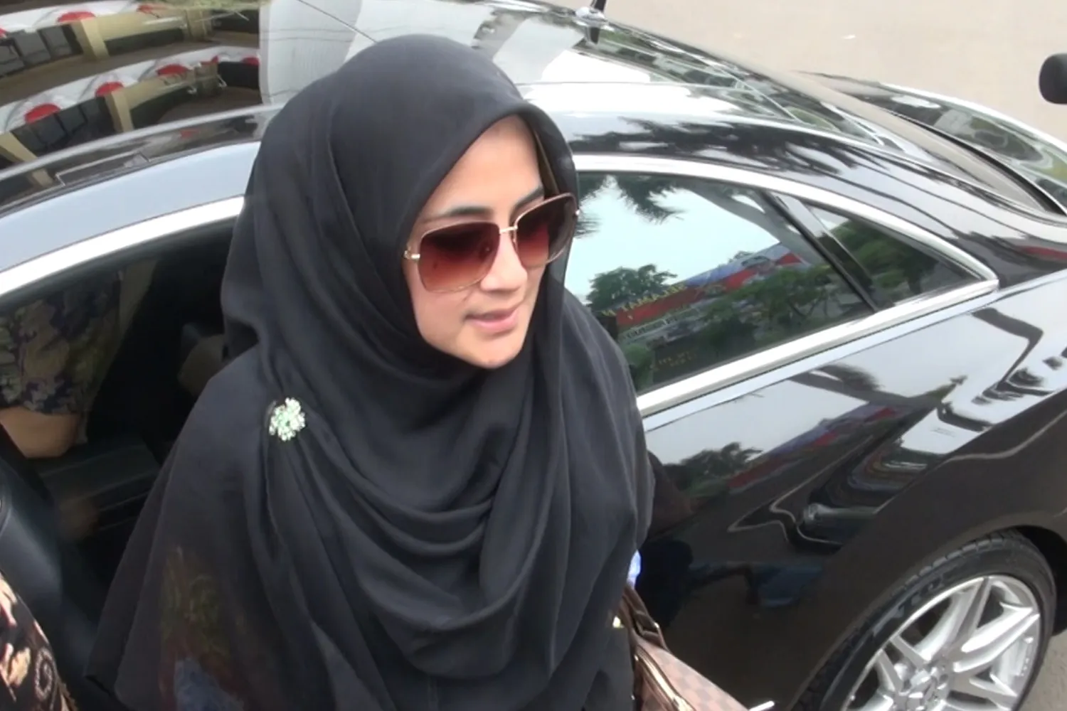 Pipik Dian Irawati tak kenal dengan keluarga pelaku pembakaran rumahnya/KapanLagi®