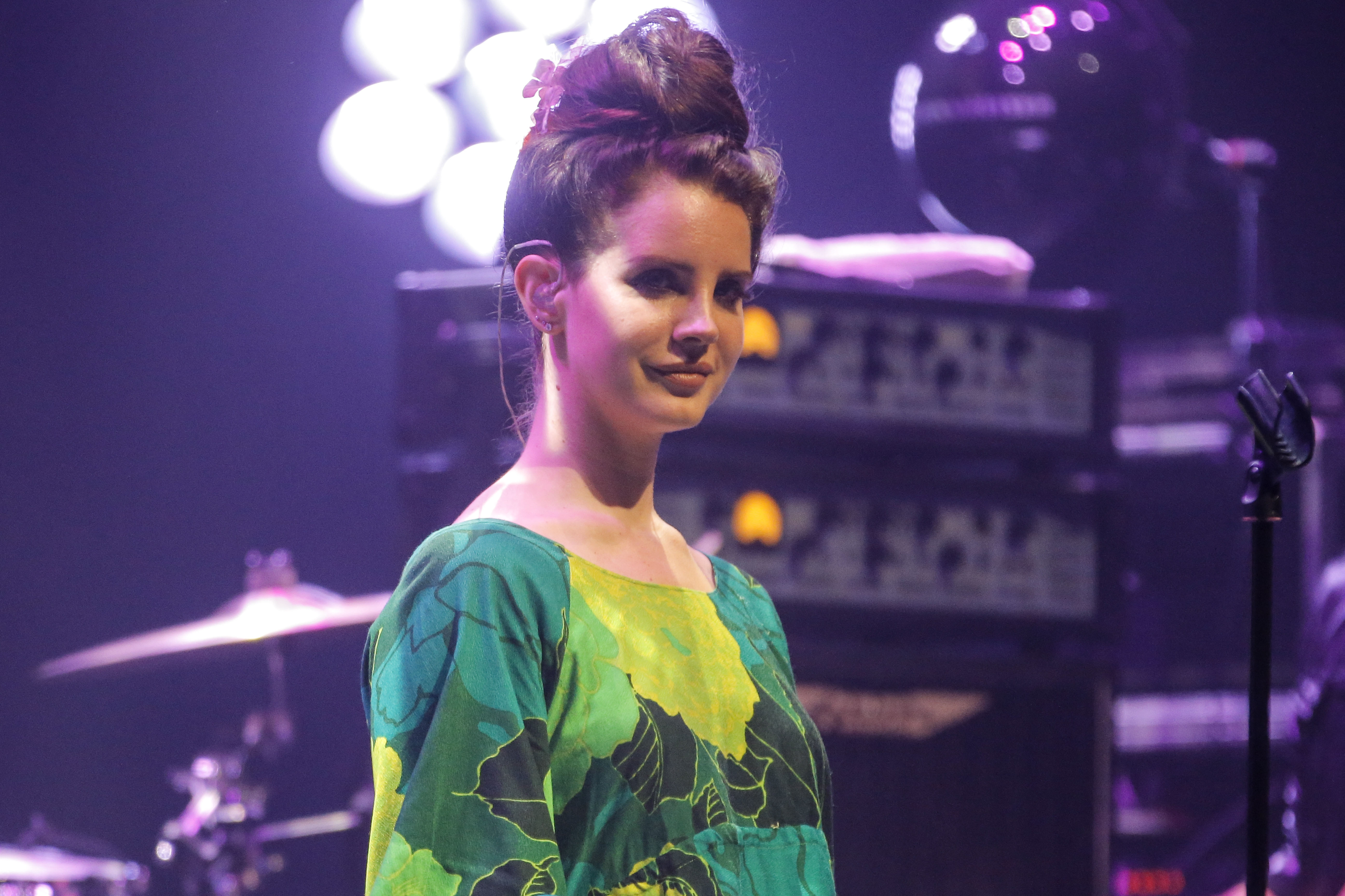 Lana Del Rey bersiap untuk menghapus lagu 'Get Free' dari setiap katalog musiknya © Splashnews