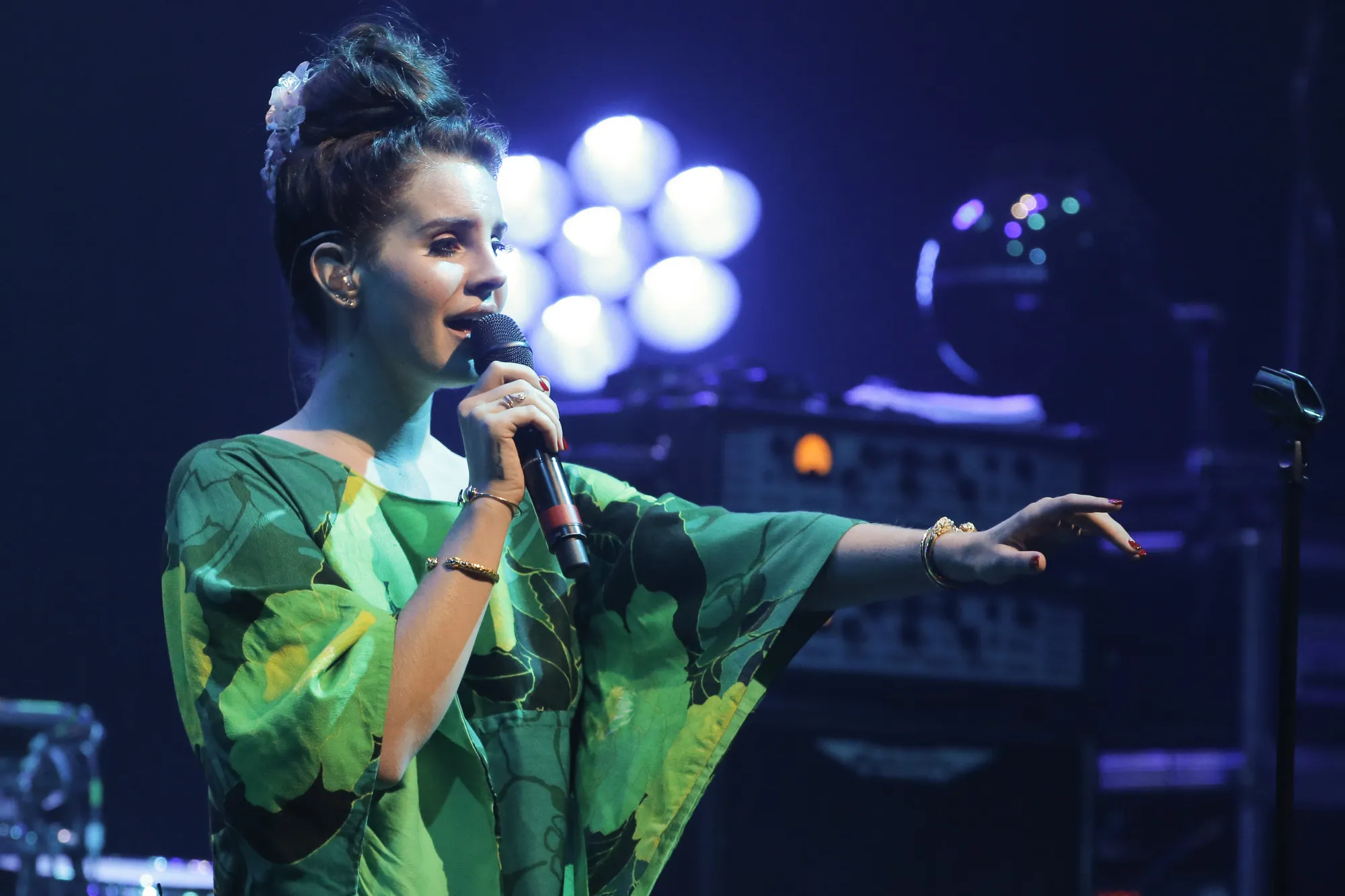 Pilih tunda konser @foto: splashnews