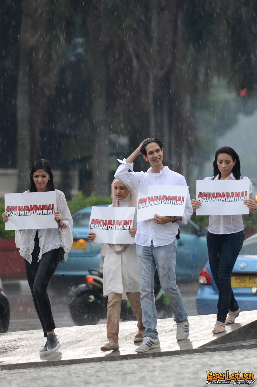 Dimas Beck, dkk suarakan Indonesia Damai. @KapanLagi.com®