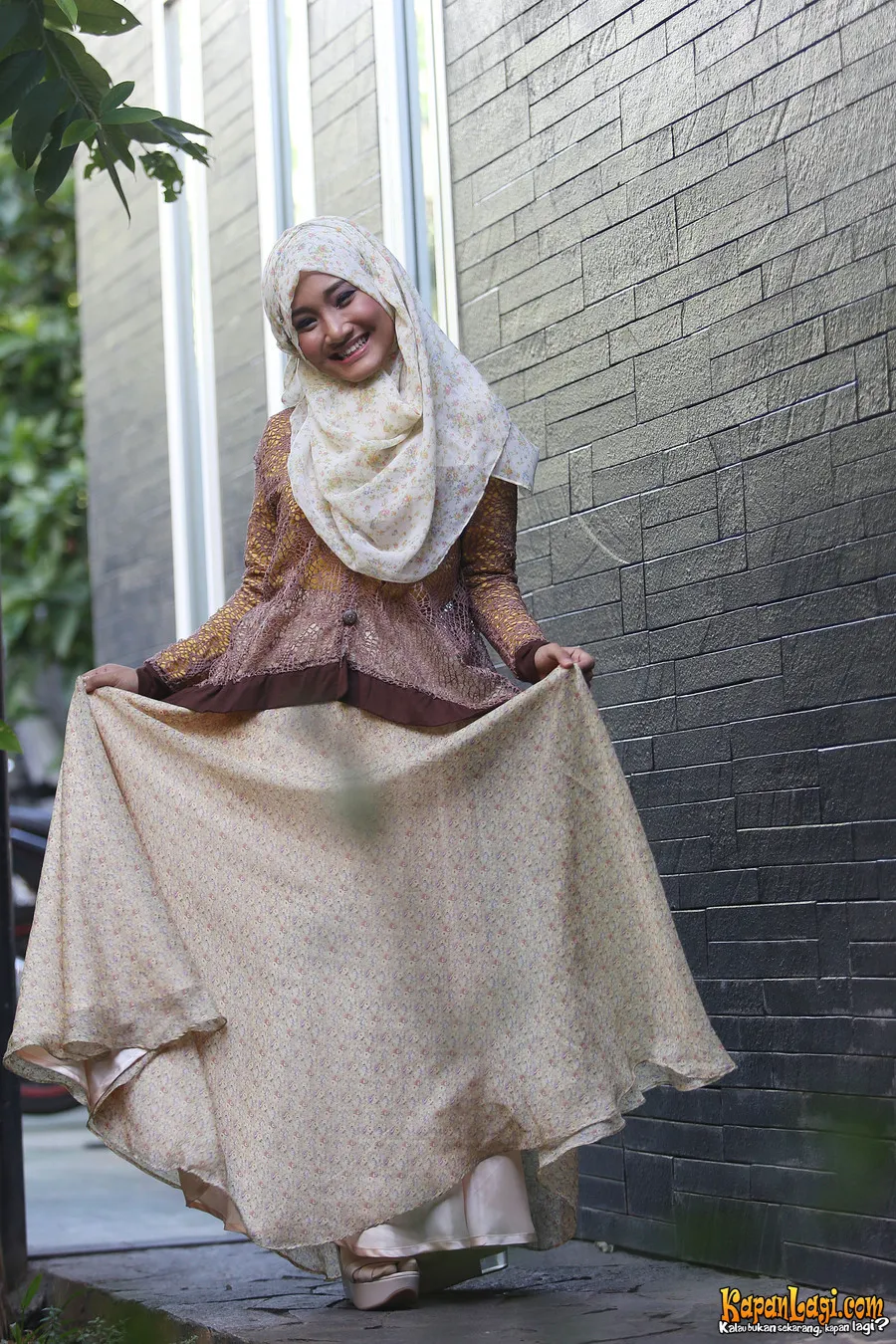 Fatin dalam sesi pemotretan di kantor KapanLagi.com®, Tebet