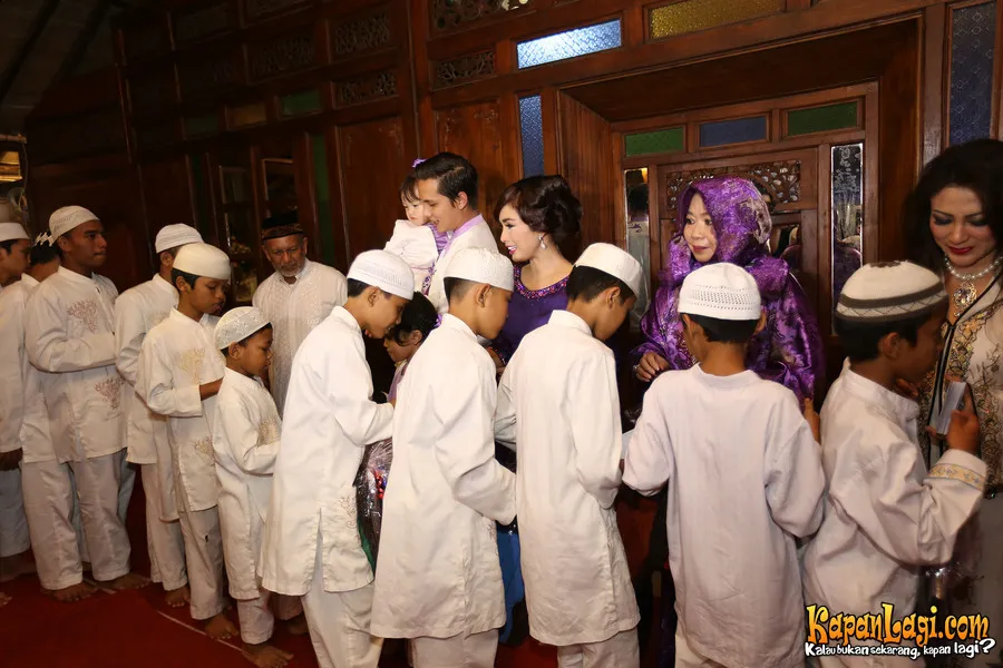 Ussy Sulistiawaty rayakan ulang tahun bersama anak-anak yayasan | Foto: KapanLagi.com/Budy Santoso