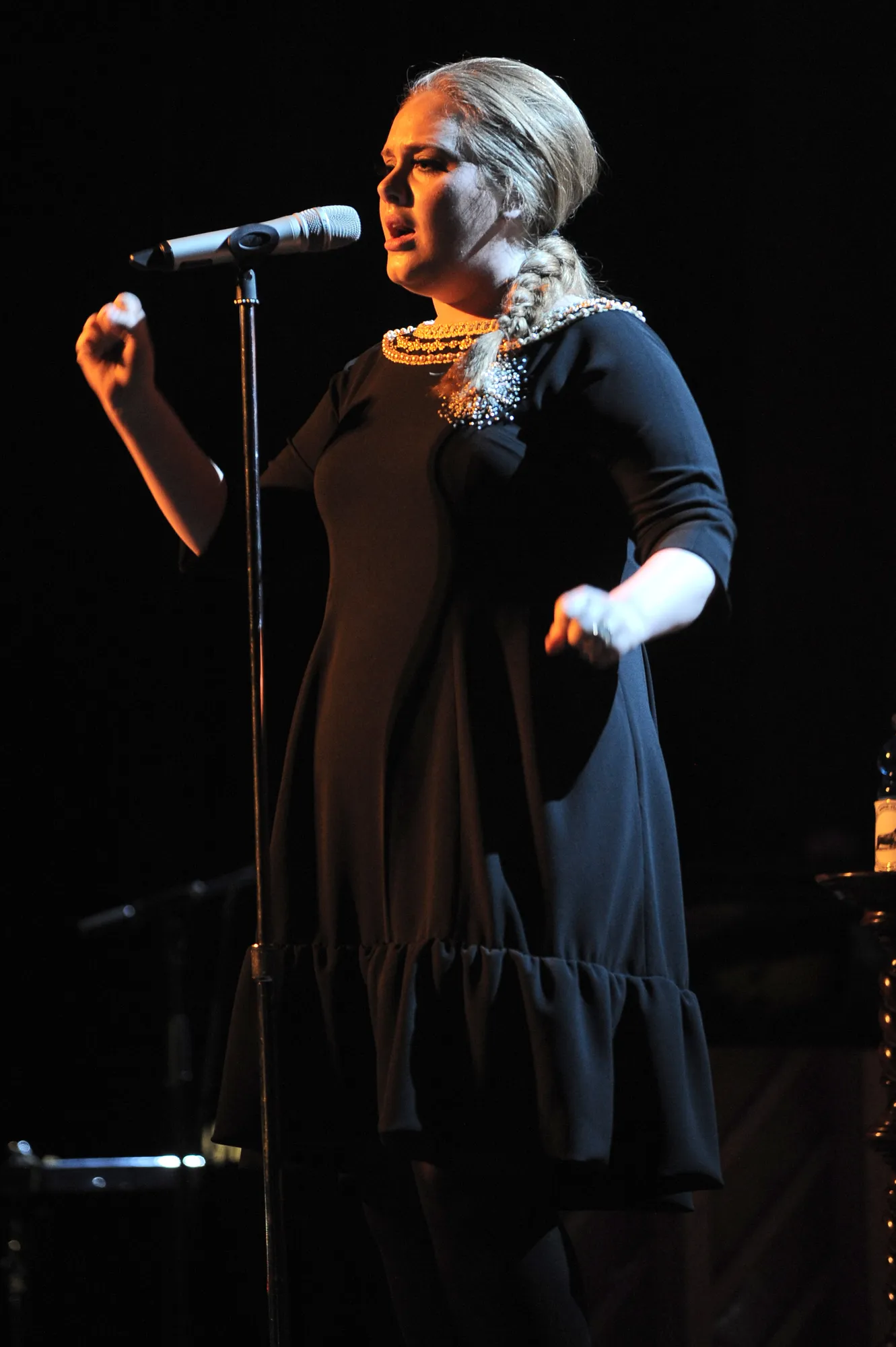 Benarkah Adele sedang menggarap album country? ©Splash