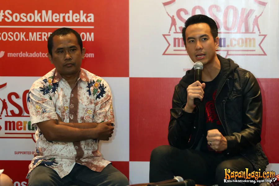 Daniel Mananta bersama Bapak Didik dalam preskon #SosokMerdeka @ KapanLagi.com®