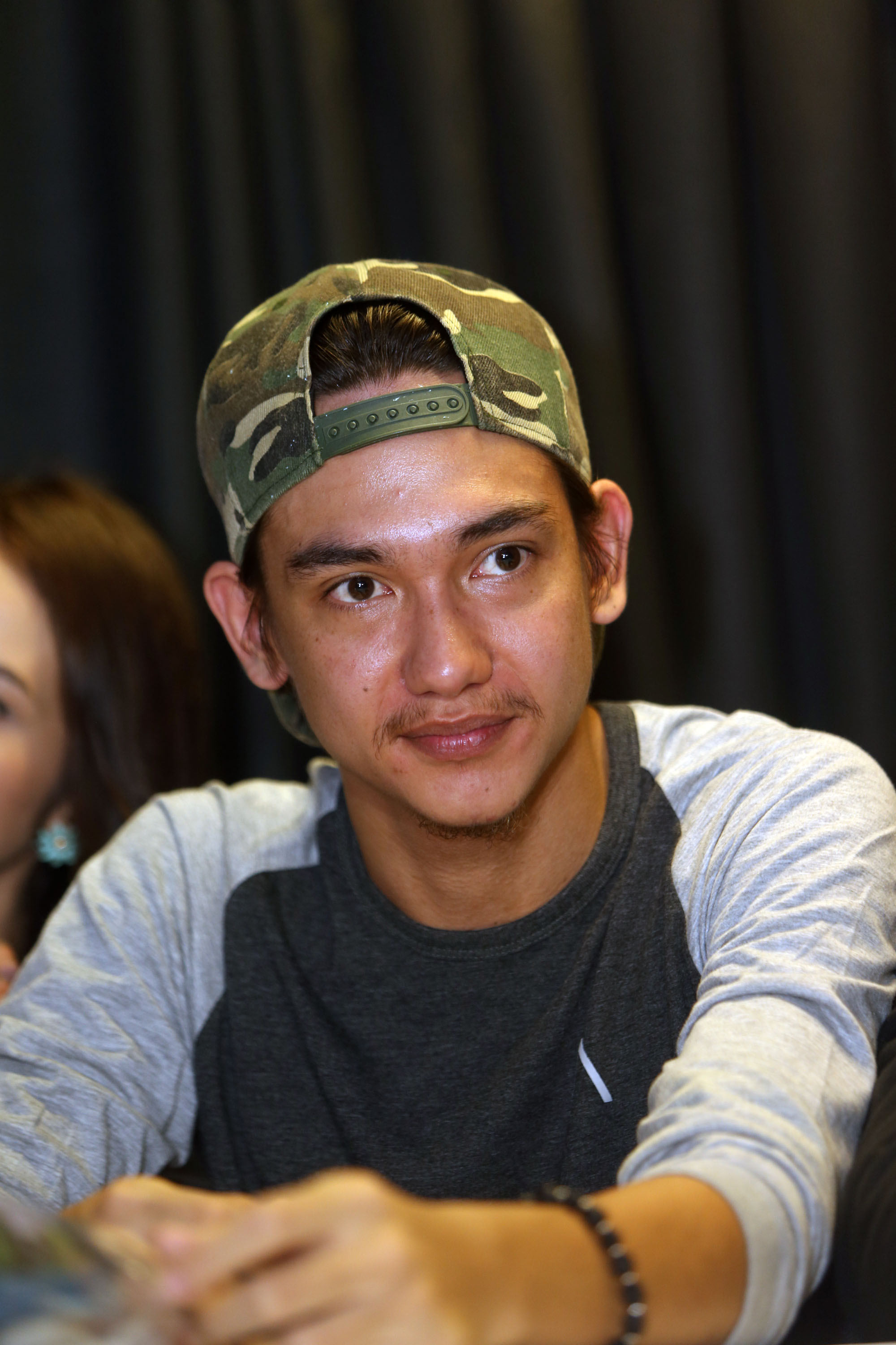 Adipati Dolken belum tertarik jadi