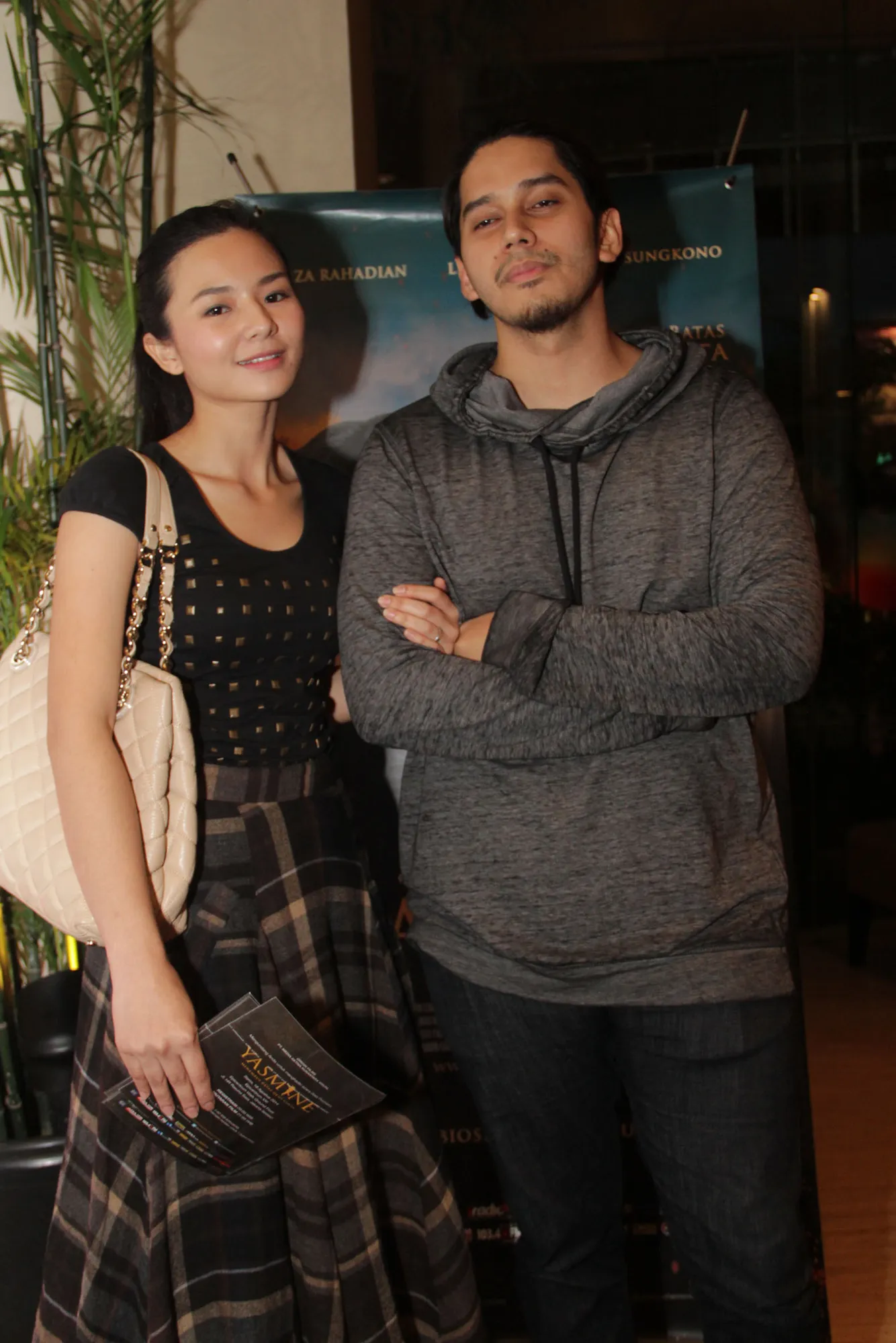 Eriska dan Mithu belum mau mengungkap tanggal pasti pernikahannya.