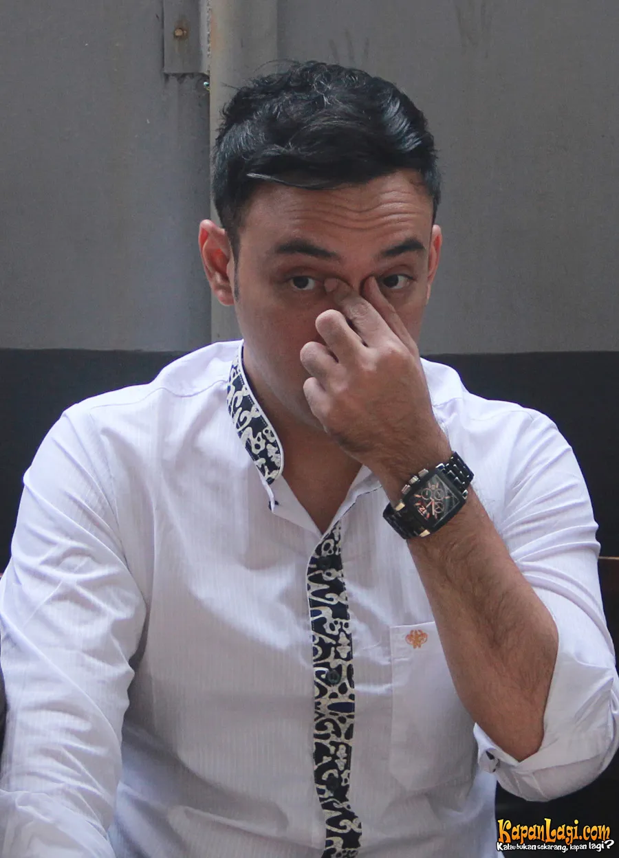 Sandy Tumiwa yang sekarang mengaku sedang fokus memberangkatkan ibu untuk Umroh. @KapanLagi.com/Agus Apriyanto