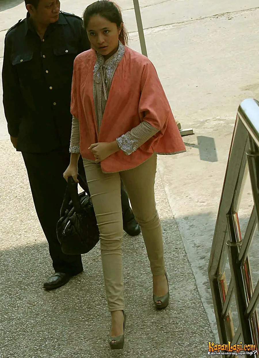 Marshanda tetap fashionable hadir di sidang perceraiannya. / KapanLagi.com®