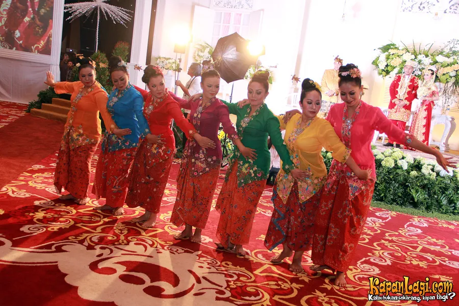 Chua dan Faisal menggelar resepsi dengan adat Betawi lengkap. @KapanLagi.com®