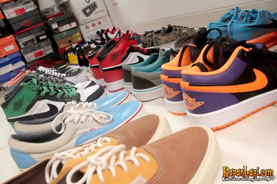 Koleksi sepatu keren Fandy Christian hanya berasal dari dua merk. / KapanLagi.com®