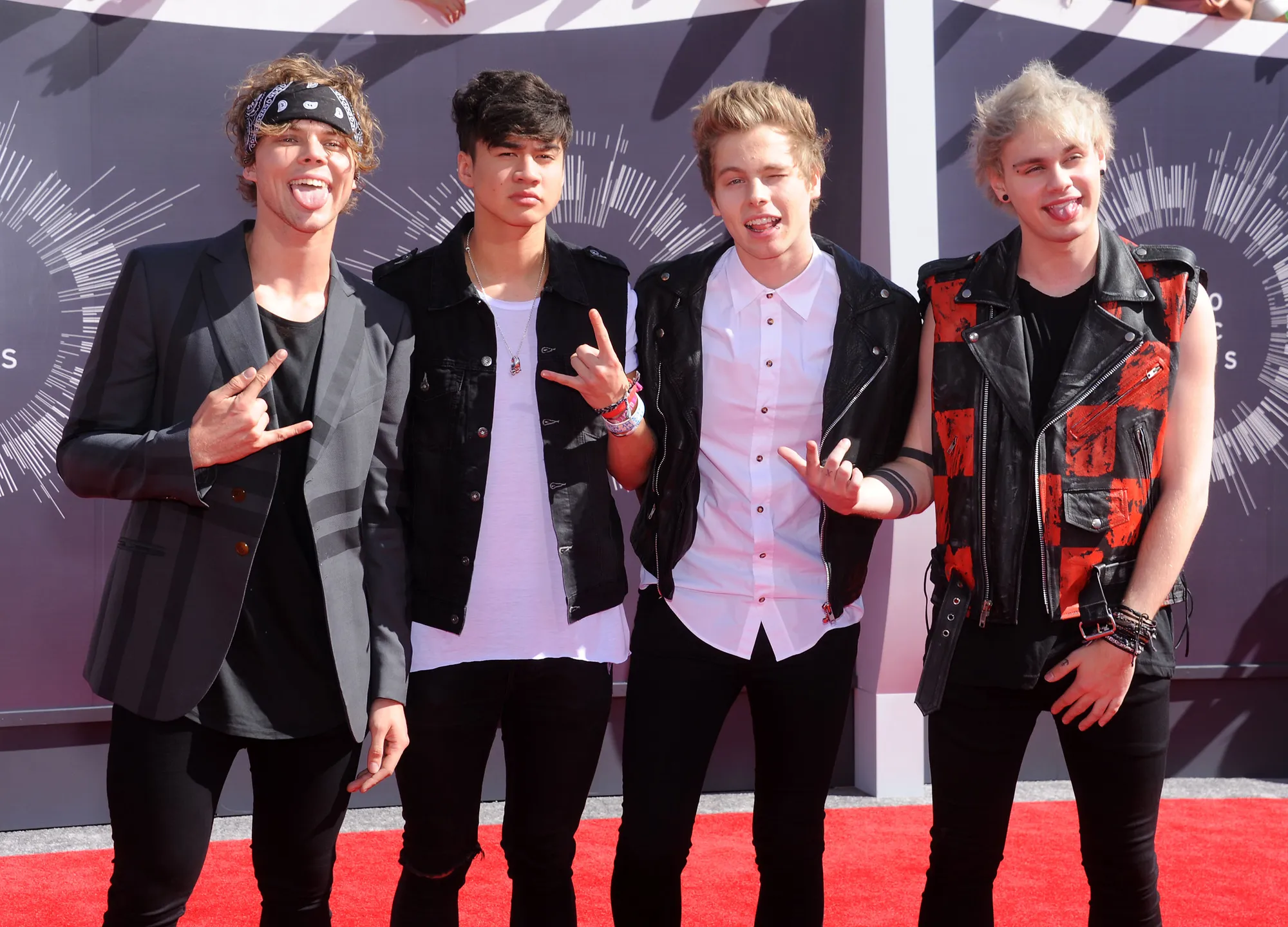 5 Seconds of Summer, manjakan fans @ Splashnews.com