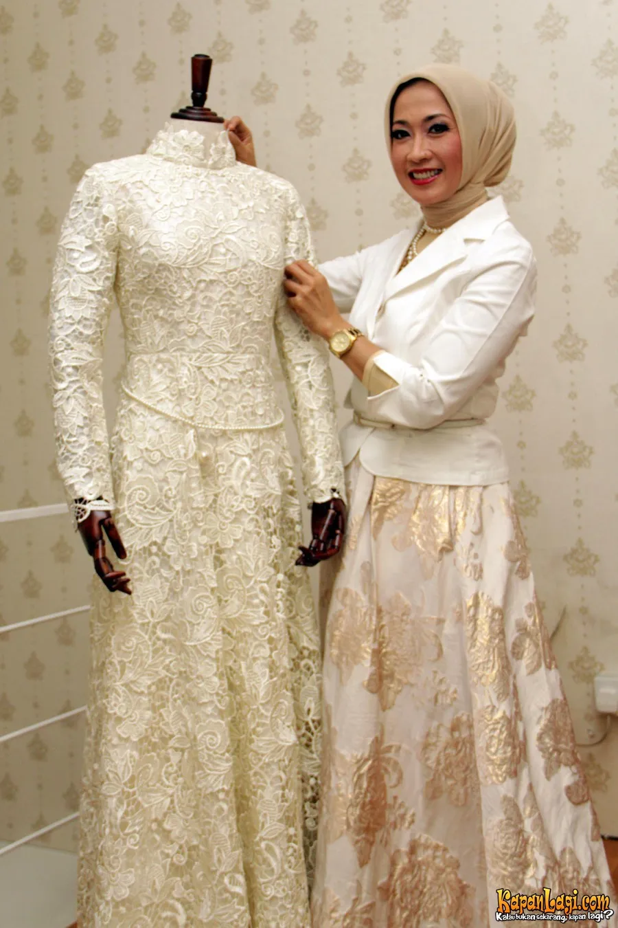Penuh brokat, desain klasik di butik Iranty. / KapanLagi.com/MuhammadRasyad
