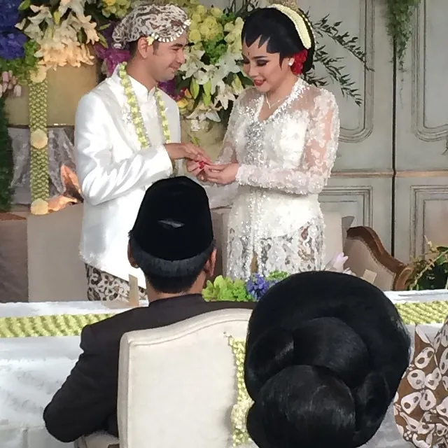 Tak tanggung-tanggung, Trans TV menyiarkan secara ekslusif acara pernikahan Raffi selama 24 jam. (Instagram) 