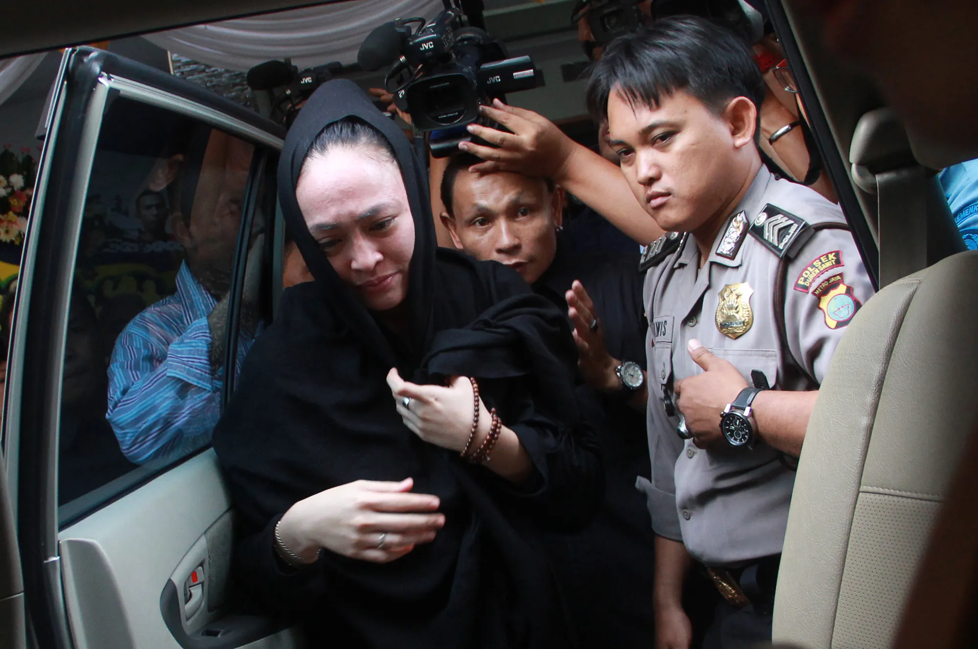 Di dalam tahanan, Angelina Sondakh makin rajin ngaji. @KapanLagi.com®/Agus Apriyanto