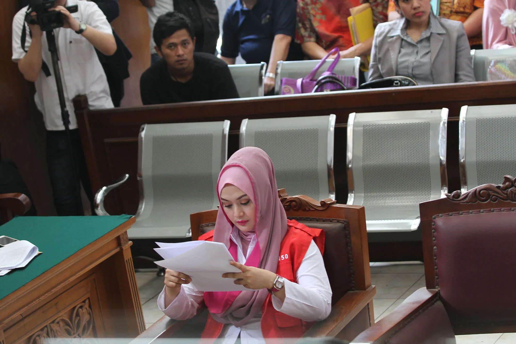 Edies saat jalani sidang. @KapanLagi.com®/Budy Santoso