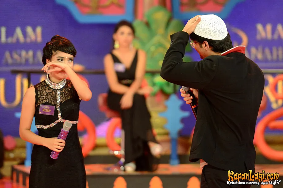 Rizky ingin Shaheer tidak lupa salat lima waktu. @KapanLagi.com®/Bambang E Ros
