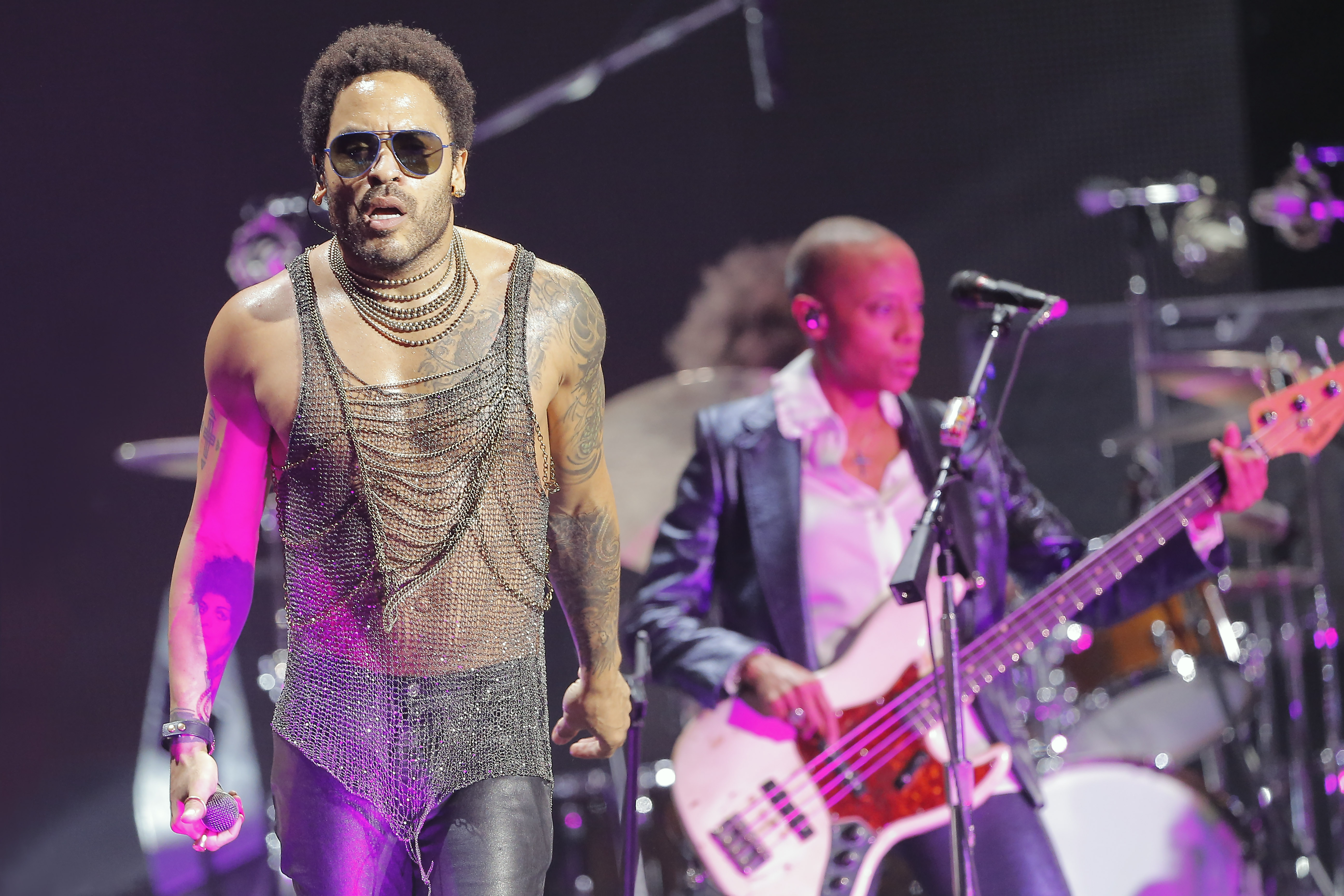 Lenny Kravitz Dick Falls Out