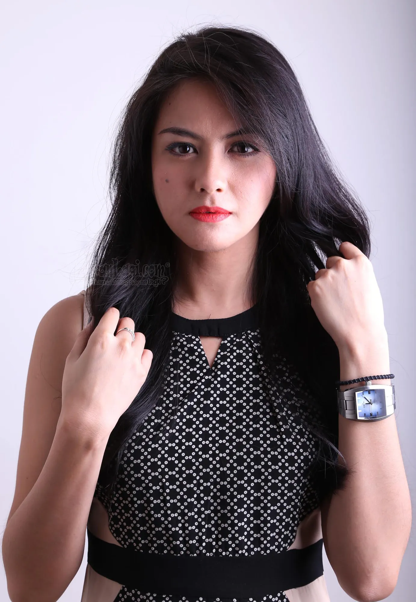 Reva percaya dengan mitos tahi lalat di pipi kanannya / KapanLagi® - Agus Apriyatno