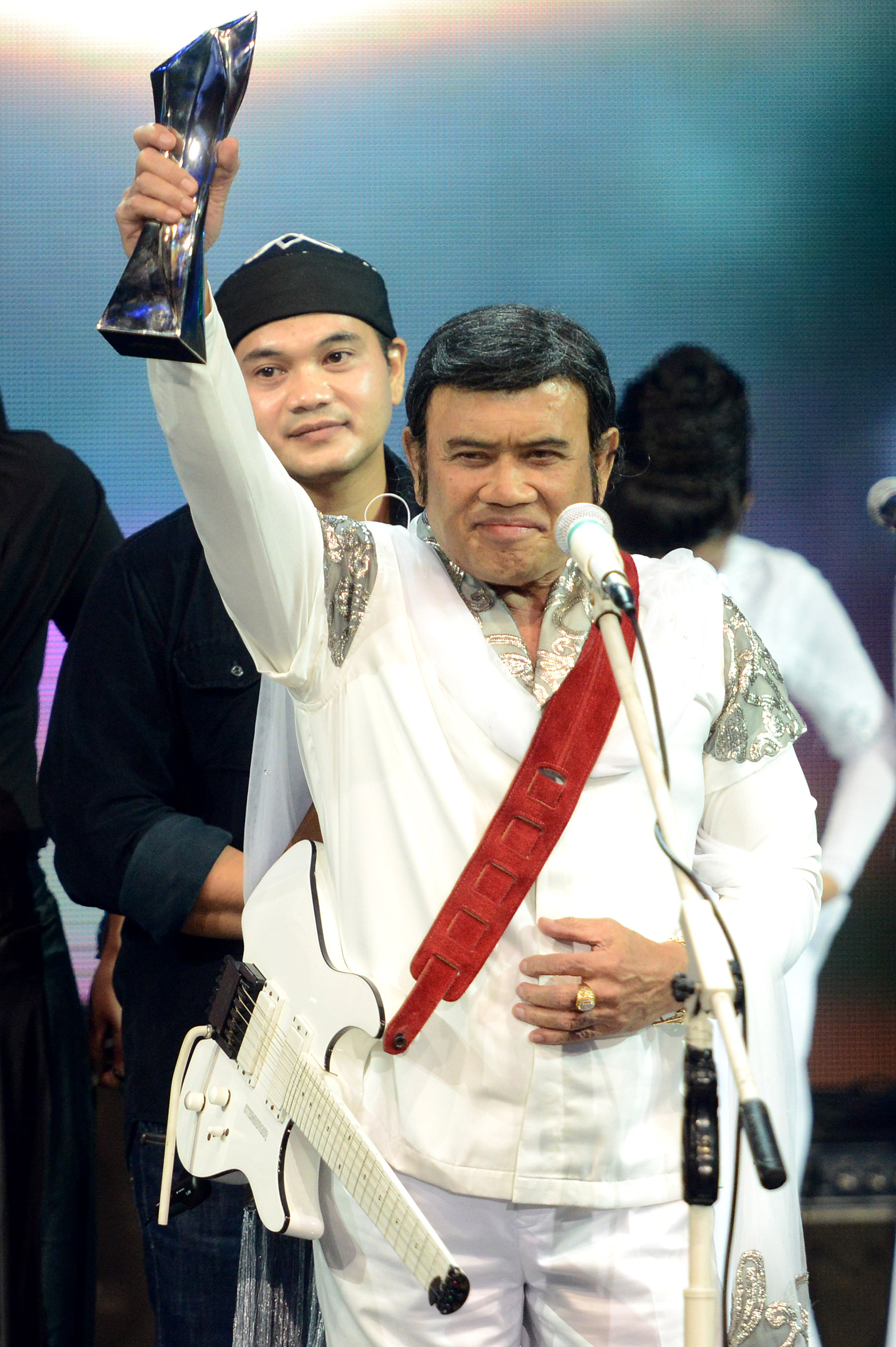 Nyanyi Lagu Dangdut Mulan Jameela Duet Dengan Rhoma Irama 