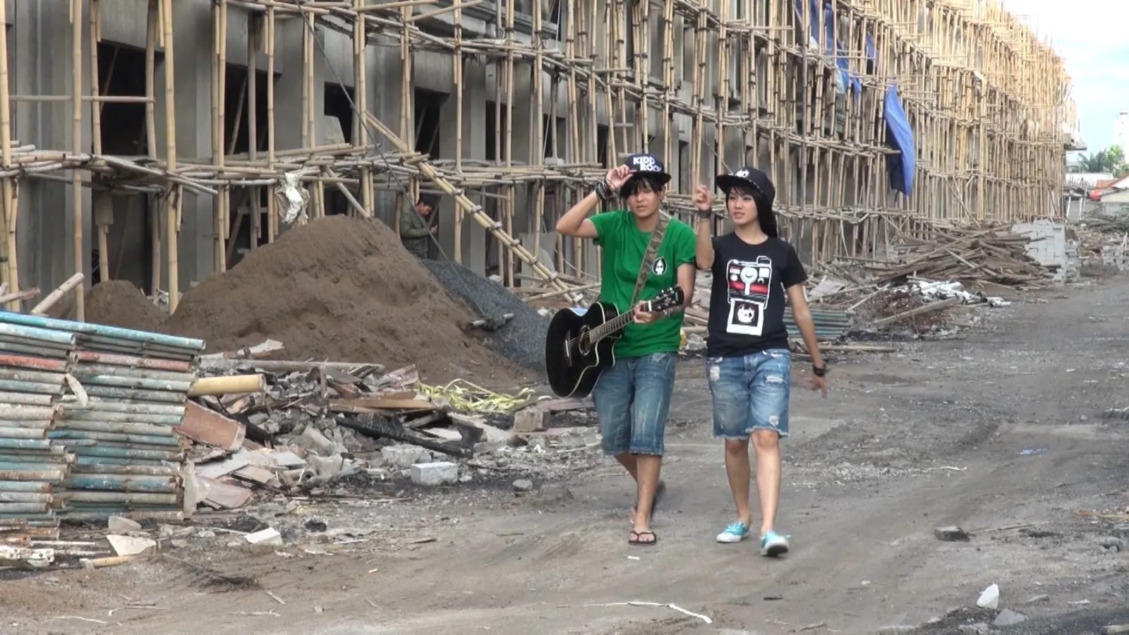 The Virgin ngamen ©KapanLagi.com/VJ James