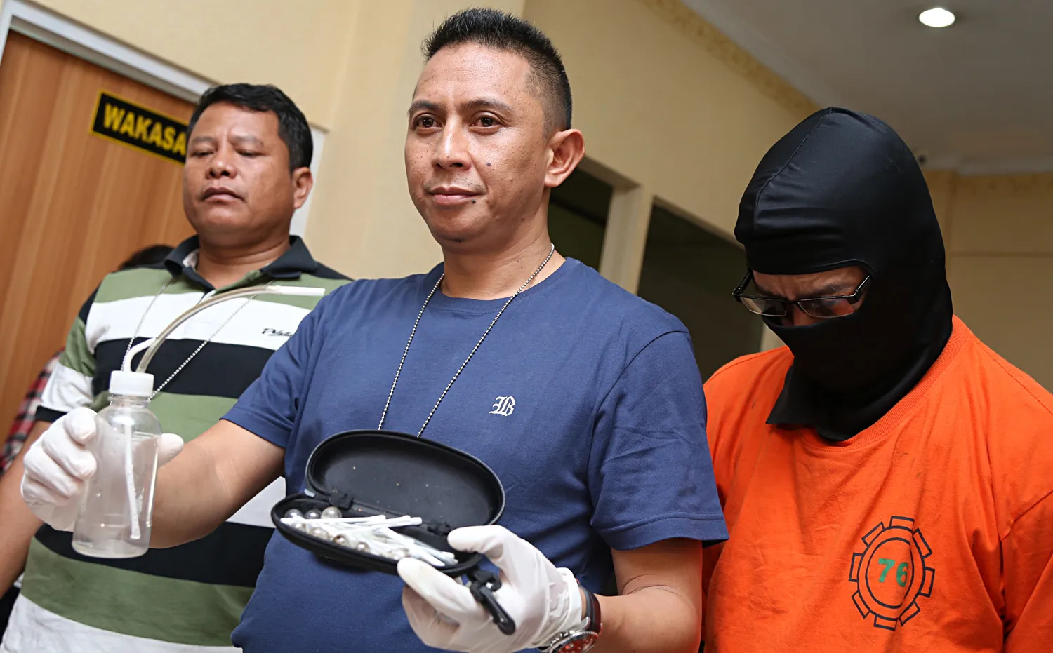 Fariz RM dipindahkan ke panti rehabilitasi. @KapanLagi.com®/Agus Apriyanto
