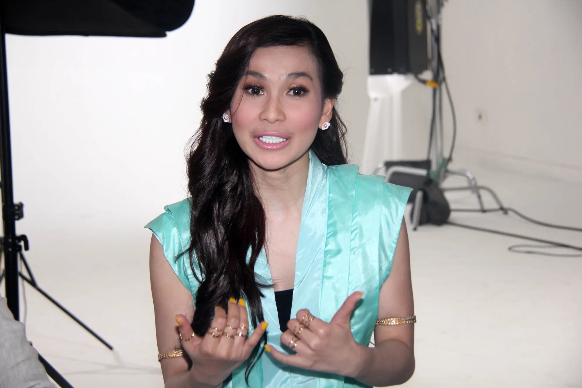 Jika ada kesempatan jadi seorang diva, Isya Jeeperson siap untuk serius! ©KapanLagi.com/Hendra Gunawan