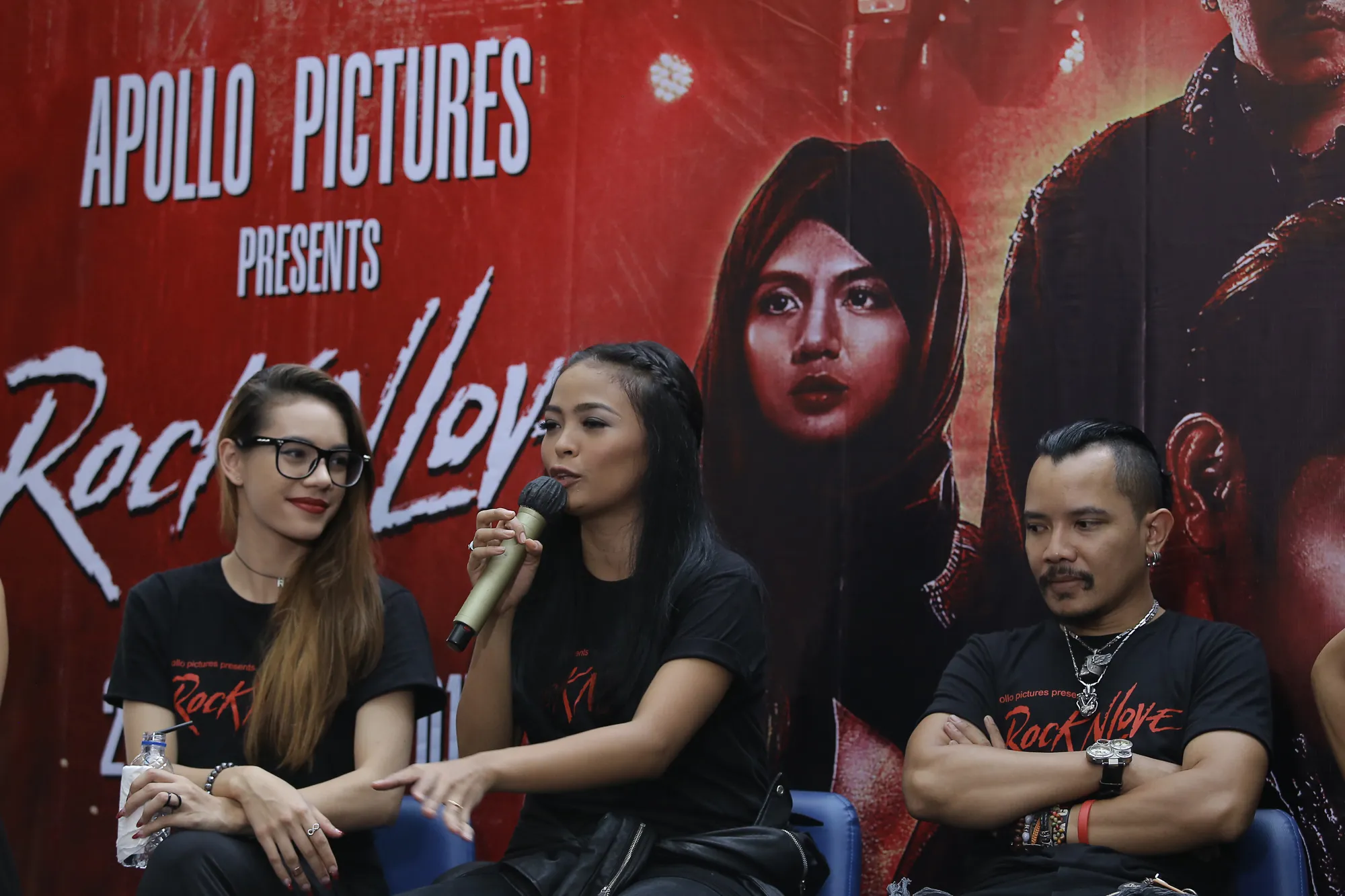 Kotak dalam ROCK N LOVE @foto: Kapanlagi.com®