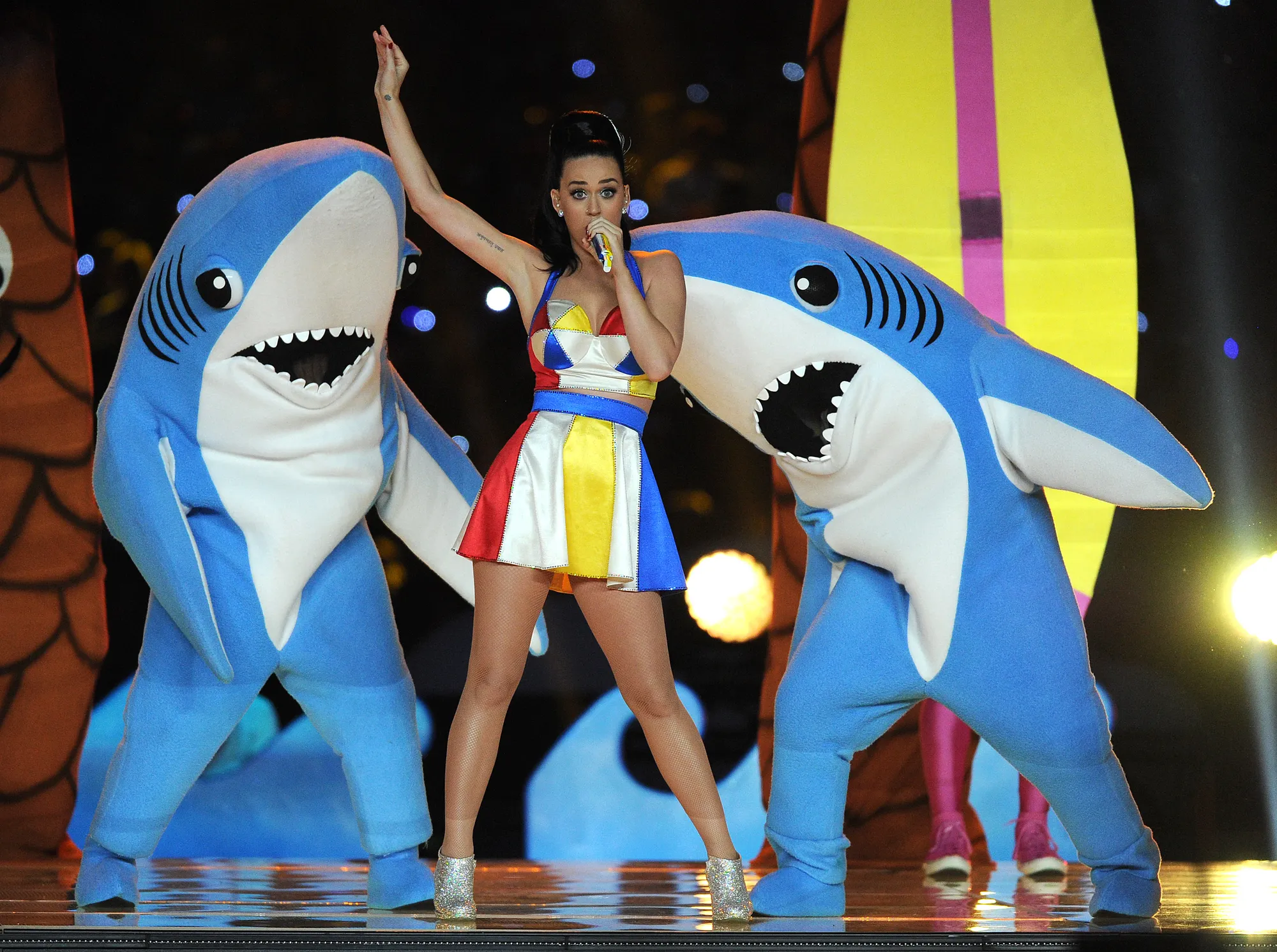 Demi kepuasan Katy Cats Indonesia, Katy Perry sediakan pertunjukkan khusus lewat kacamata ajaibnya ©Splash