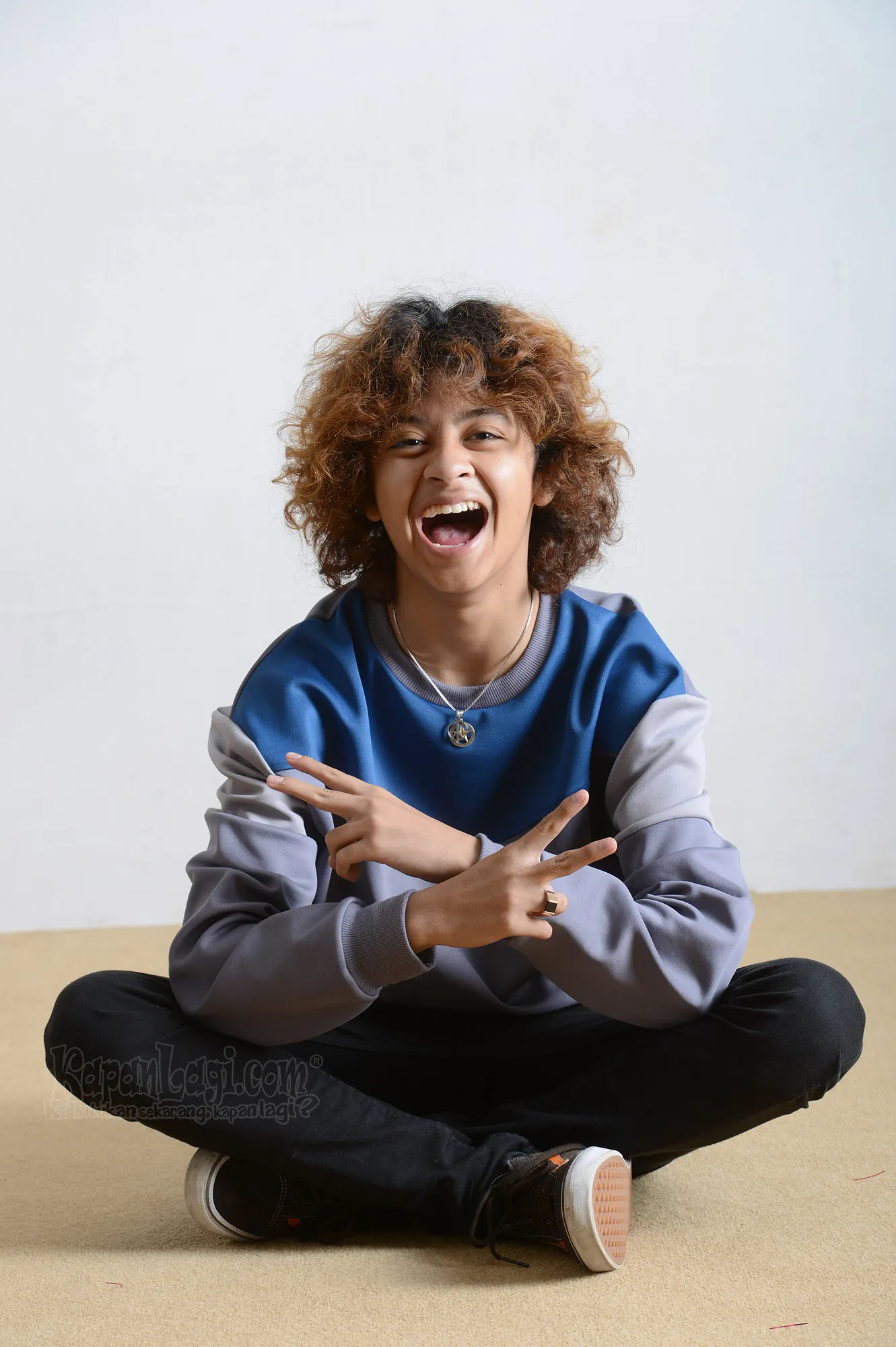 Bastian Steel tak kapok main skate meski jatuh © KapanLagi.com®/Bambang E Ros