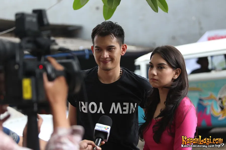 Rezky dan Irish pilih kerja di hari Valentine. @KapanLagi.com®/Budy Santoso