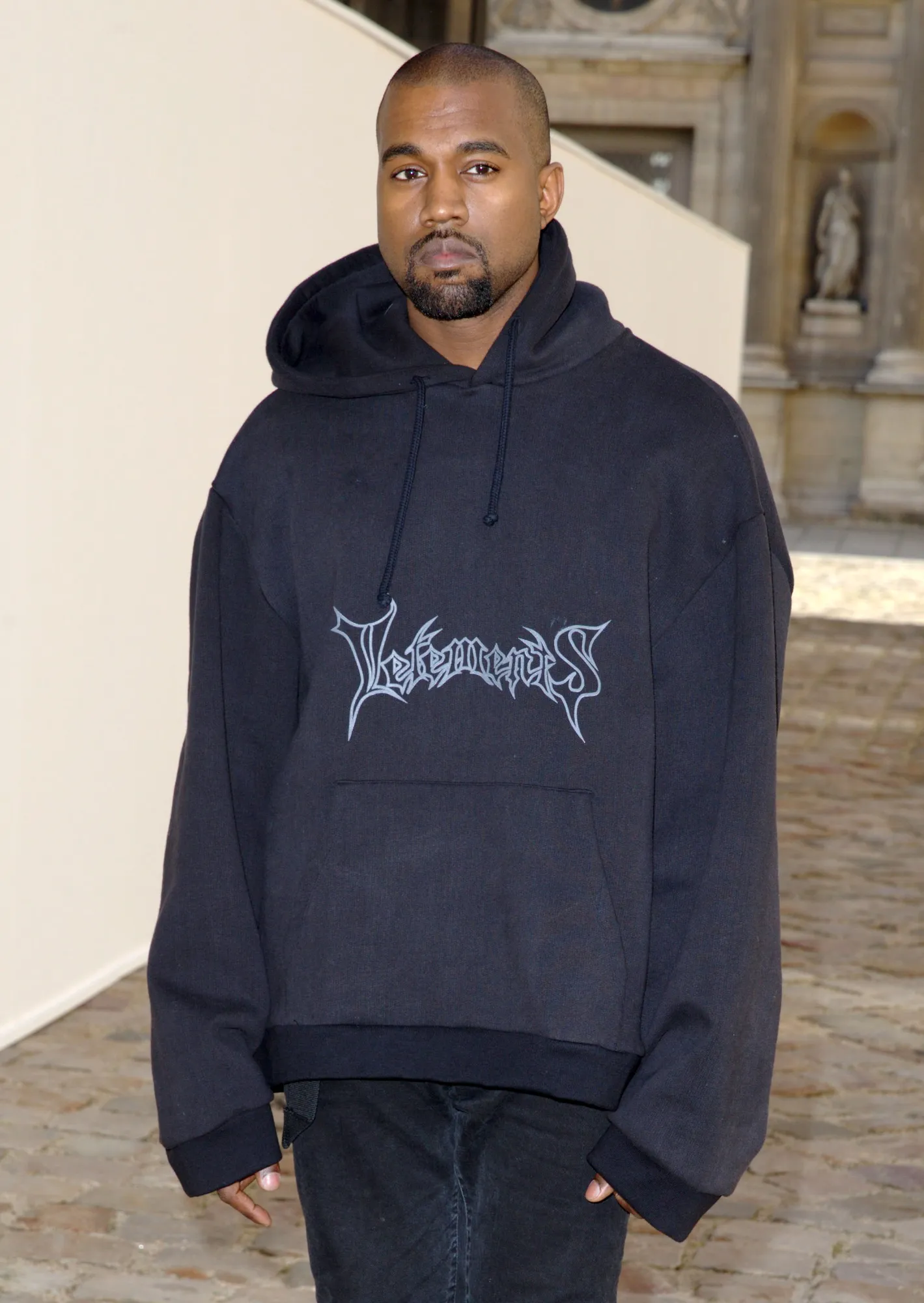 Kanye West ditumpangi adik ipar ©fameflynet