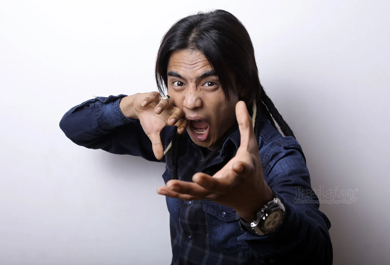 Bagi Charly, ia nggak mau repot-repot cari uang ©KapanLagi.com/Agus Apriyanto