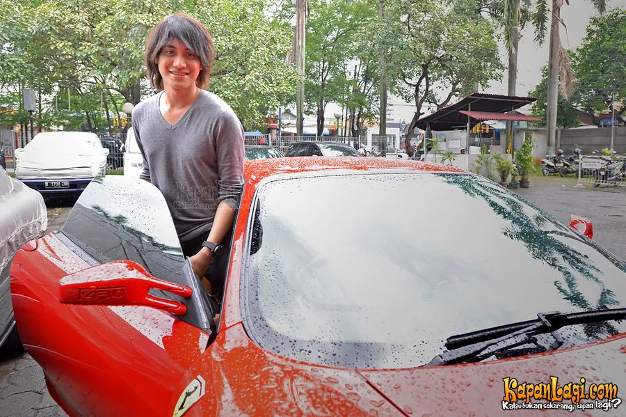 Sudah dewasa dan sukses, Kevin ternyata masih sering makan disuap mama. Foto: KapanLagi.com®/Bambang E Ros