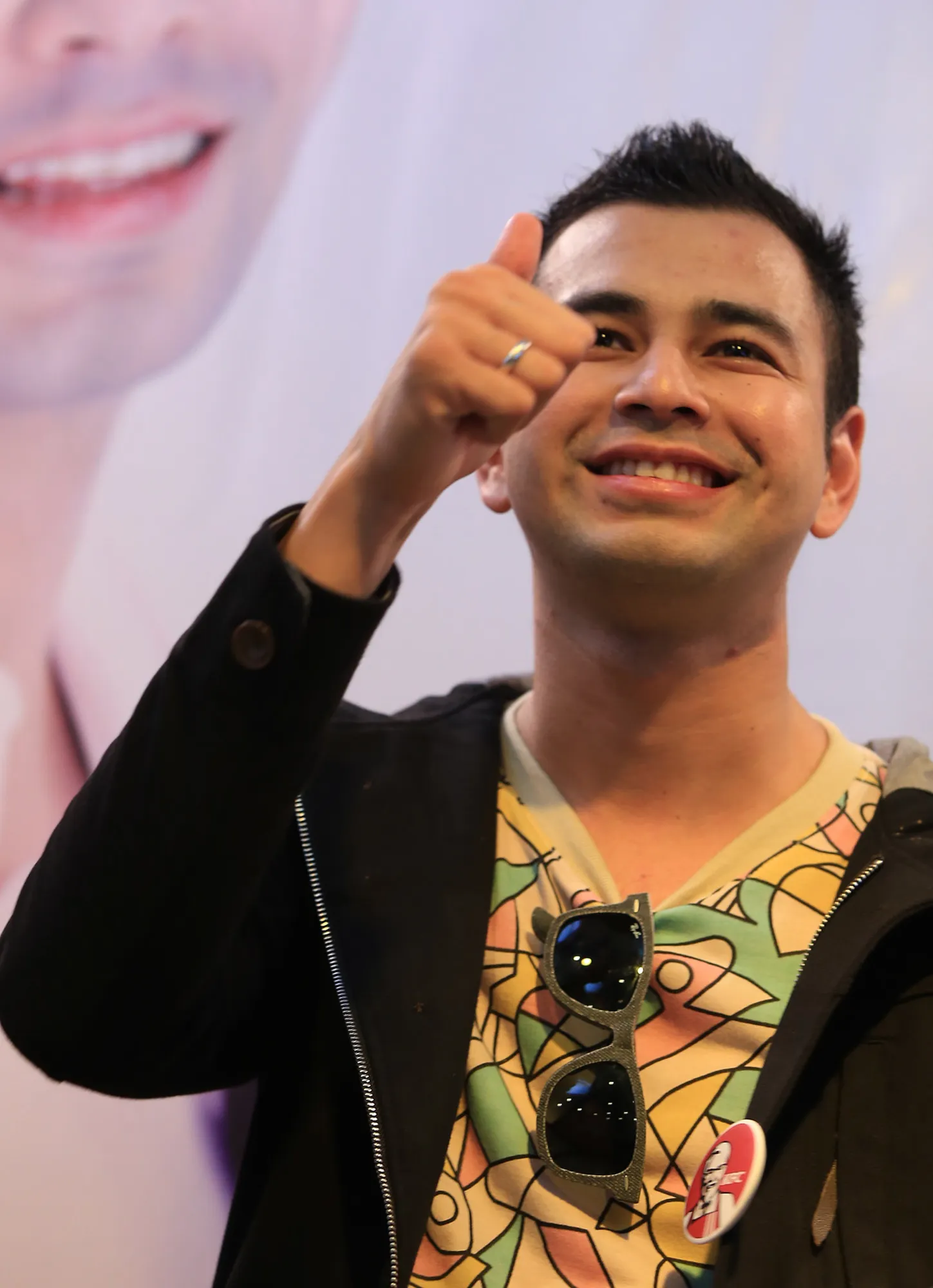 Walau jadwal padat, Raffi Ahmad sempatkan hadir di acara baksos club motornya ©KapanLagi.com / Agus Apriyanto