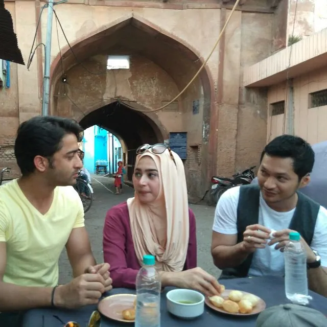 Shaheer Sheikh dan pemain 'Cinta di Langit Taj Mahal', bukan sinetron biasa. @instagram/otis_hahijary