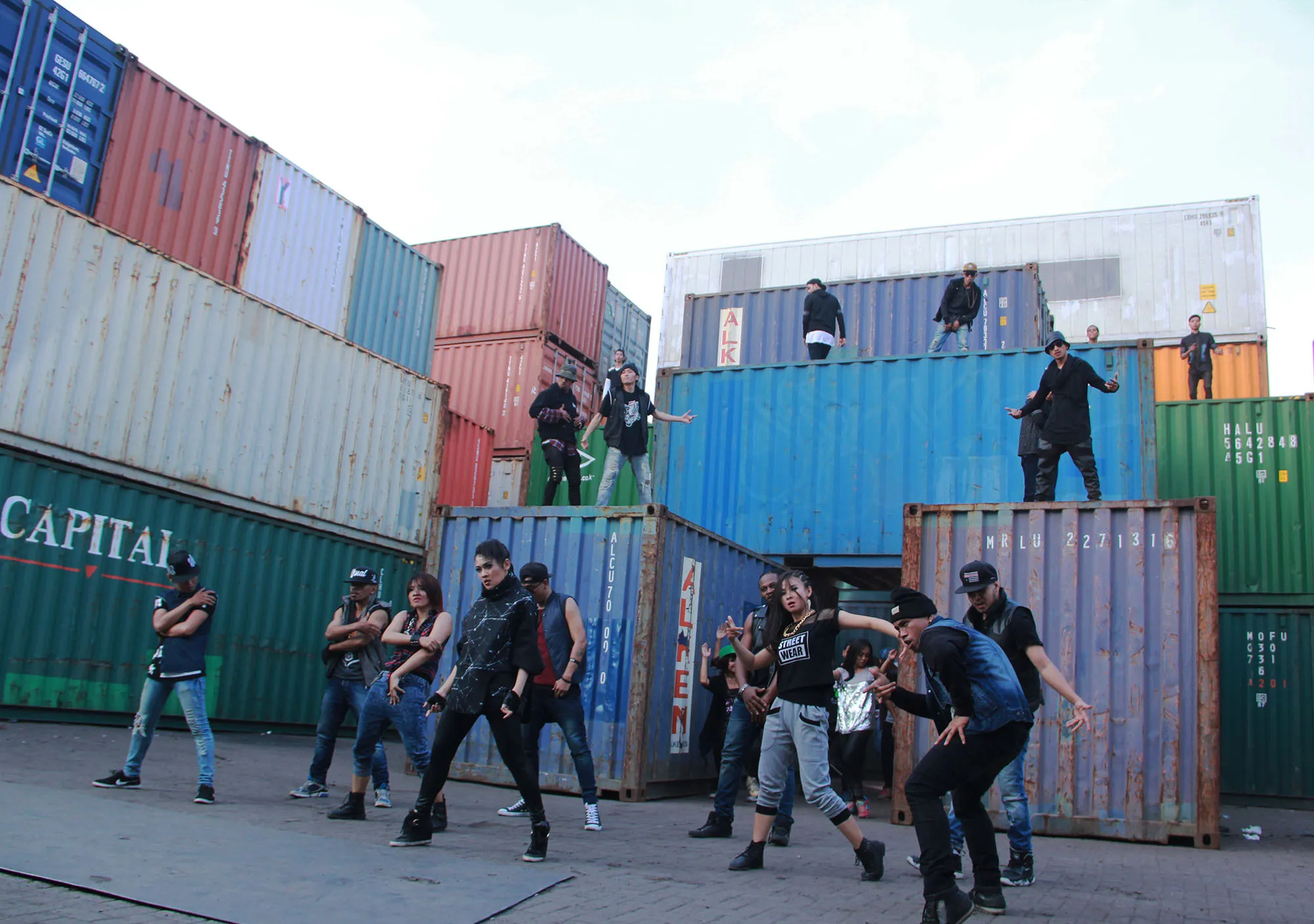 Terlalu banyak koreo, Indah Dewi Pertiwi sampai merasa lelah ©KapanLagi.com/Muhammad Akrom Sukarya