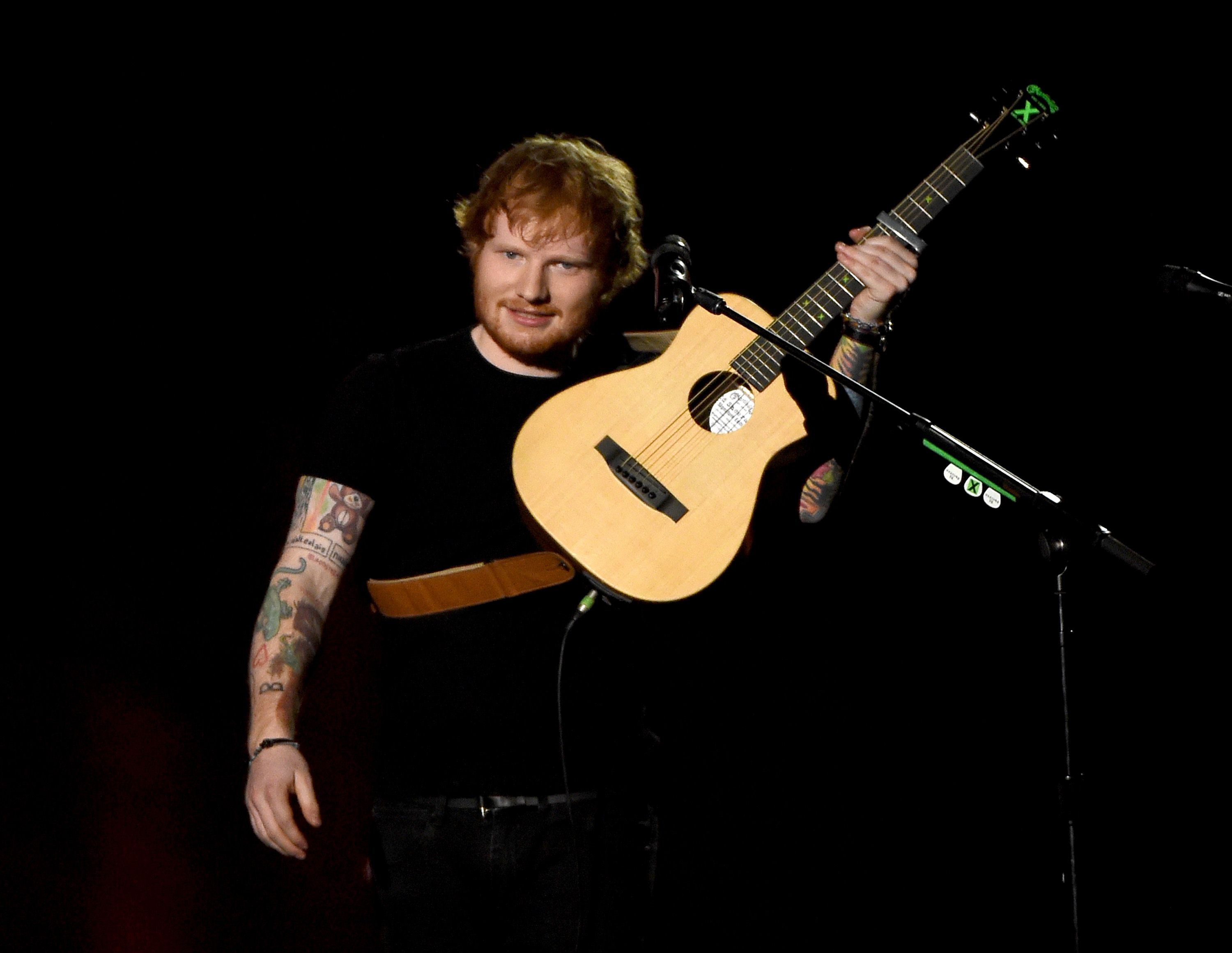 Ed Sheeran, terus mendominasi chart musik dengan 2 single terbarunya © Splashnews
