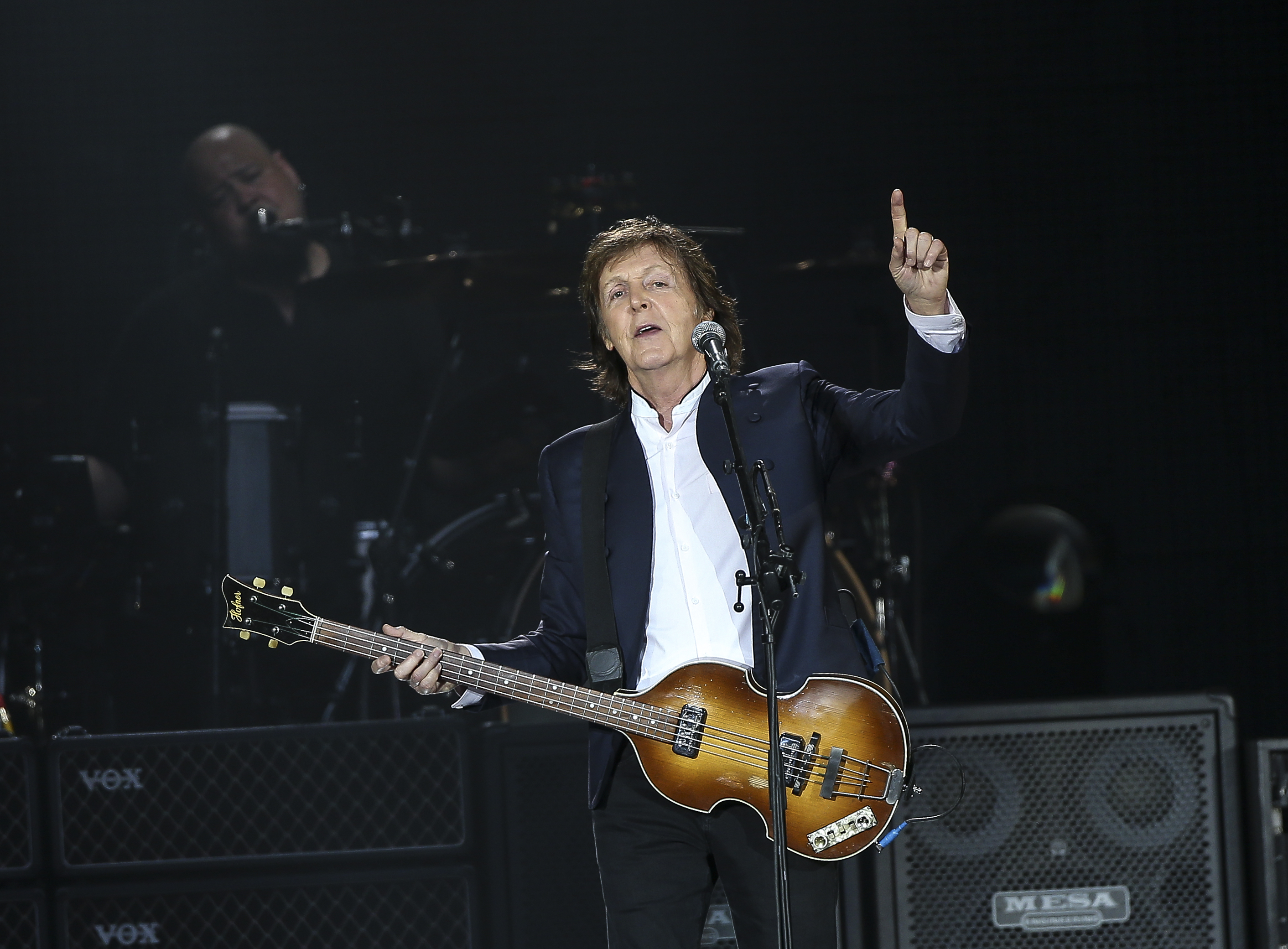 Album baru Paul McCartney diproduseri oleh Ryan Tedder © Splashnews