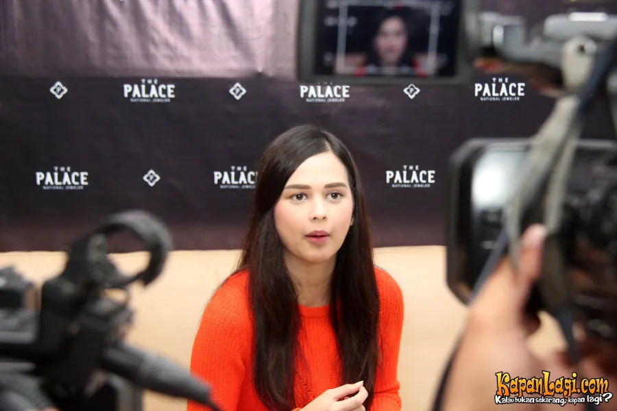 Cut Meyriska tak masalah berpuasa tanpa sang kekasih. Foto: KapanLagi.com®/Hendra Gunawan