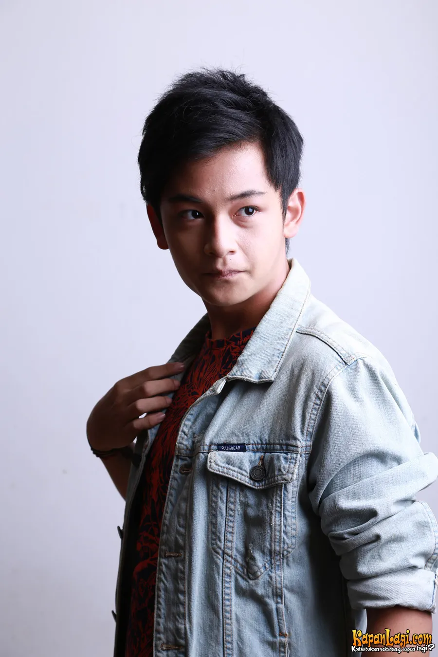 Randy Martin jaga pola makan di lokasi syuting ©KapanLagi.com®/Agus Apriyanto