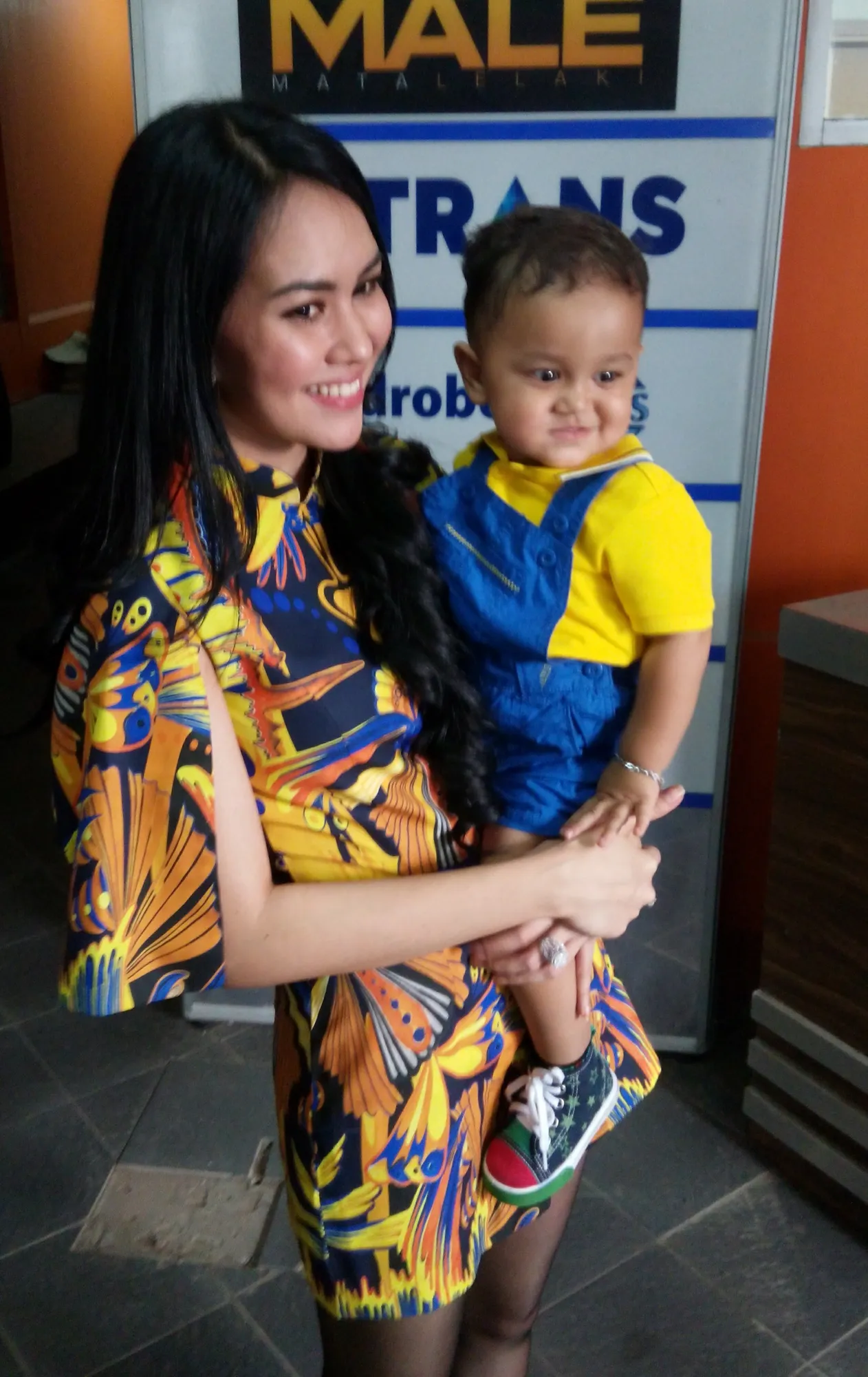 Kartika Putri dan Baby Juna. Foto: KapanLagi.com/Abbas Aditya