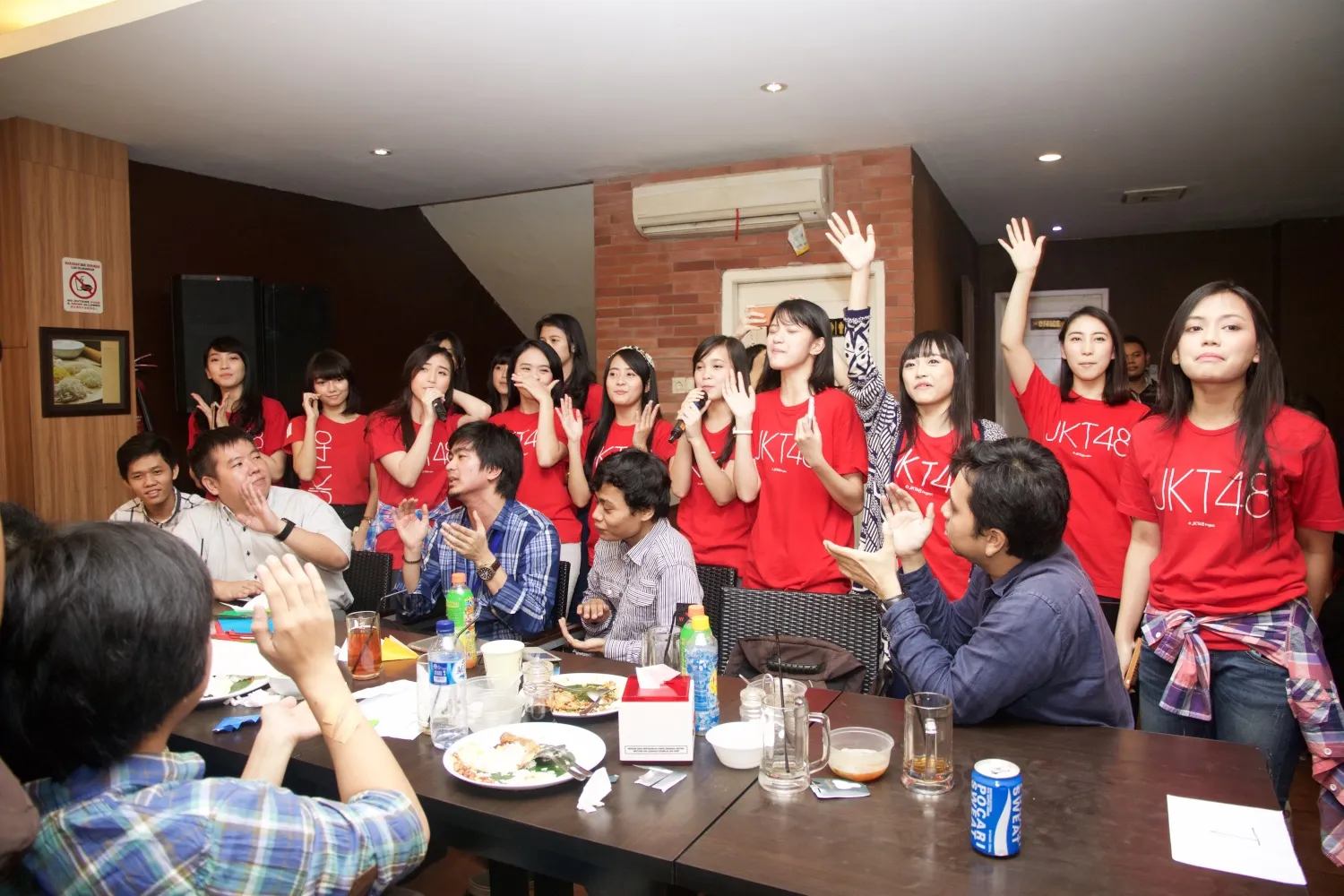 Parah, tim KIII JKT48 sukses bikin pecah acara buka bersama fans ©KapanLagi.com/Djoko Poerwanto