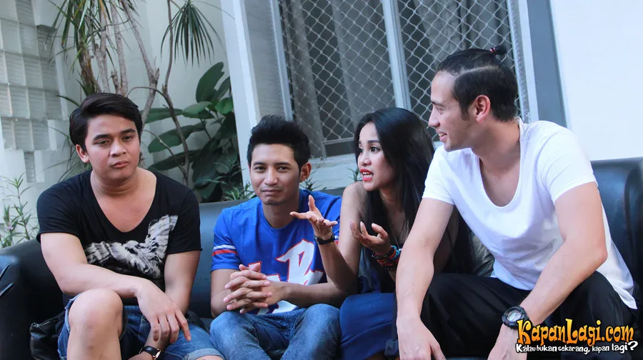 Chand Kelvin dan Chika Waode mengaku mendapat bayang-bayang wajah almarhum sahabatnya © KapanLagi.com®Muhammad Akrom Sukarya