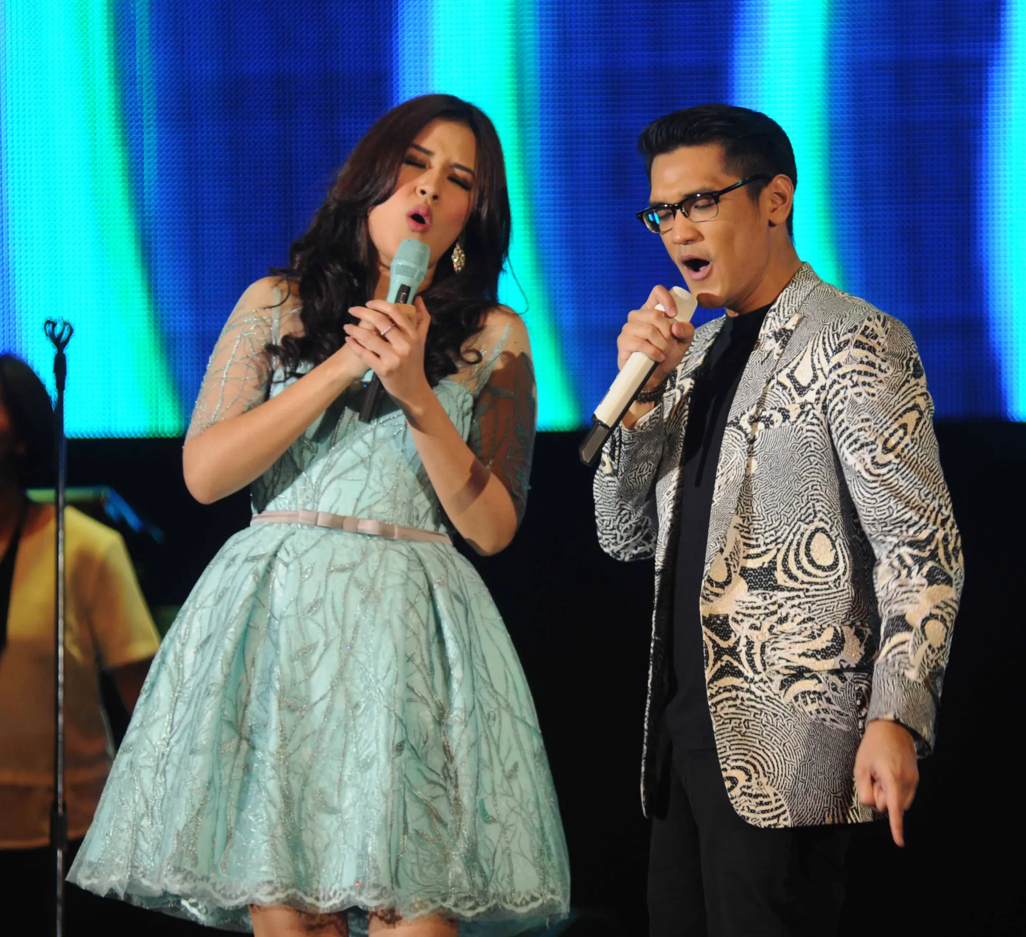 Lewat 'Percayalah', Raisa Dan Afgan Ingin Lebih Romantis ...