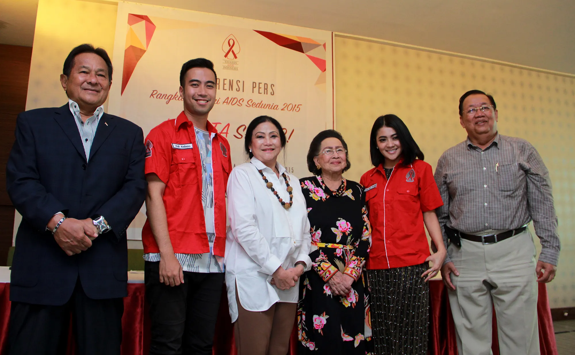 Bersama Vidi Aldiano, Indah Dewi Pertiwi siap memerangi penyebaran virus mematikan tersebut ©KapanLagi.com/Muhammad Akrom Sukarya