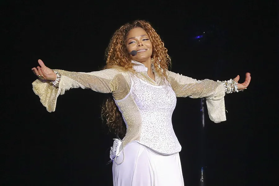 Mendapatkan cinta dan doa dari para fans, Janet Jackson merasa tersanjung © splashnews.com