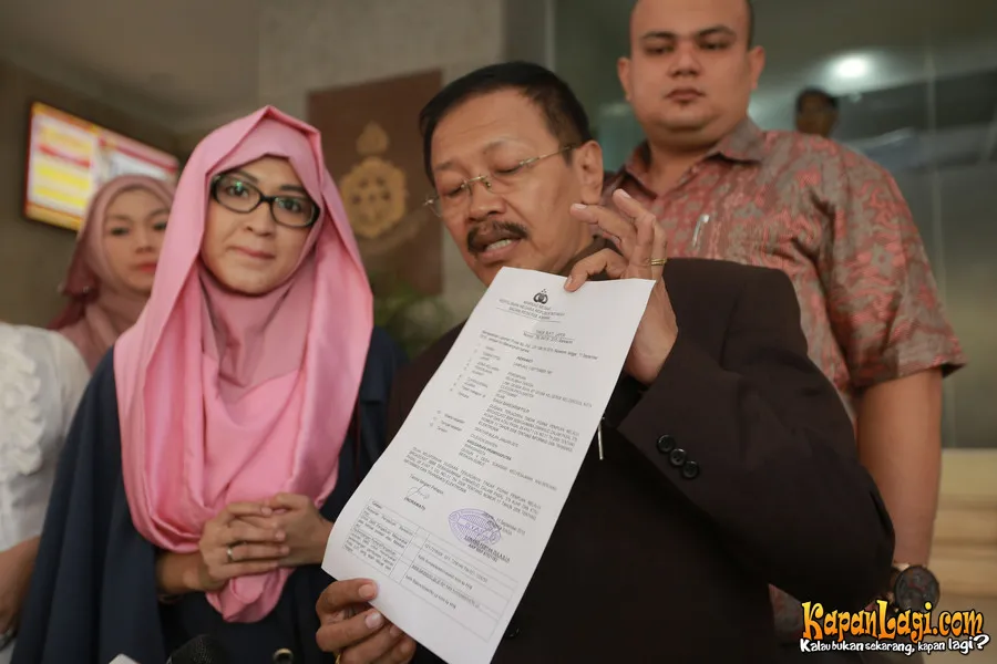 Okie laporkan kasus penipuan travel agent © KapanLagi.com®/Budy Santoso